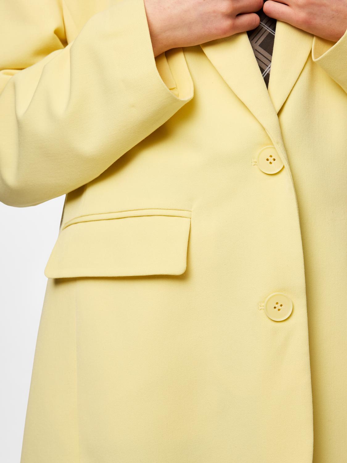 model_shot-detail
